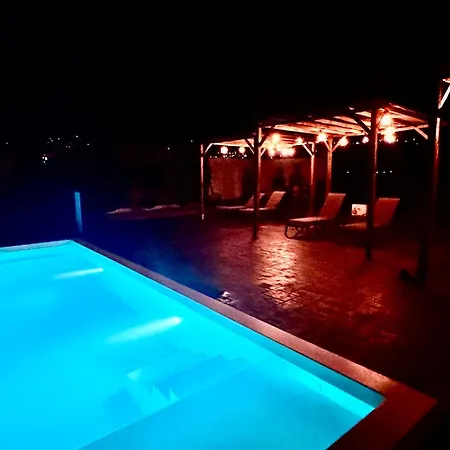 El Alpendre Con Piscina Climatizada Compartida 別荘 *